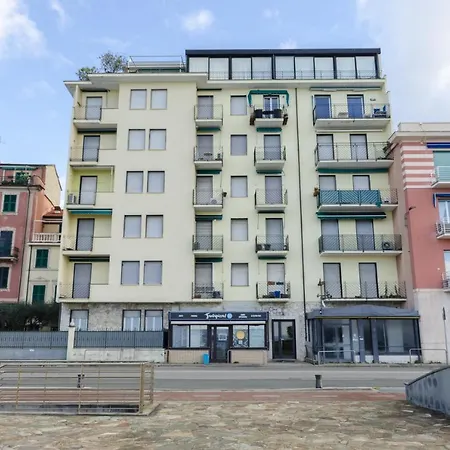 Apartamento Altido Seafront In